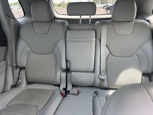 Used 2019 Jeep Cherokee Overland AWD/4WD image 7