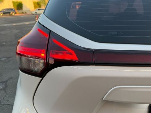 Used 2022 Nissan Kicks SV FWD image 12