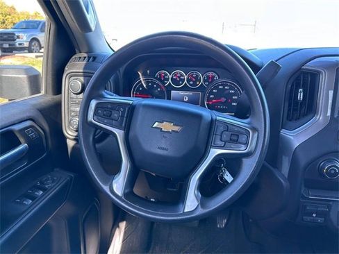 Used 2021 Chevrolet Silverado 2500 Custom w/ Custom Value Package image 9