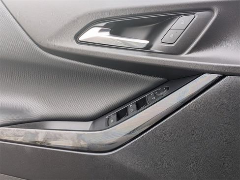 Used 2025 Chevrolet Equinox LT image 13