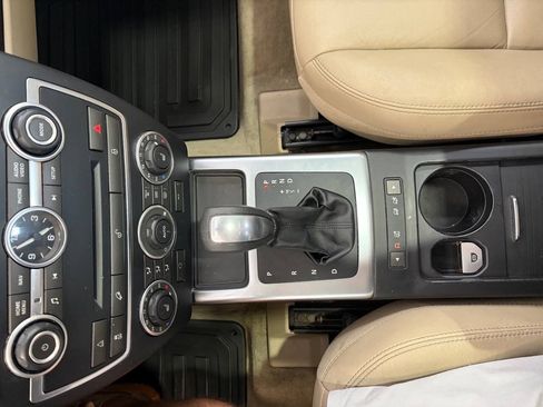 Used 2015 Land Rover LR2 AWD/4WD image 18