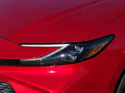 Used 2026 Toyota Camry XLE w/ Premium Package image 10