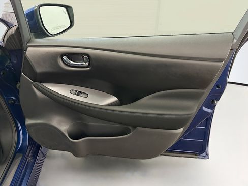 Used 2025 Nissan Leaf S FWD image 32