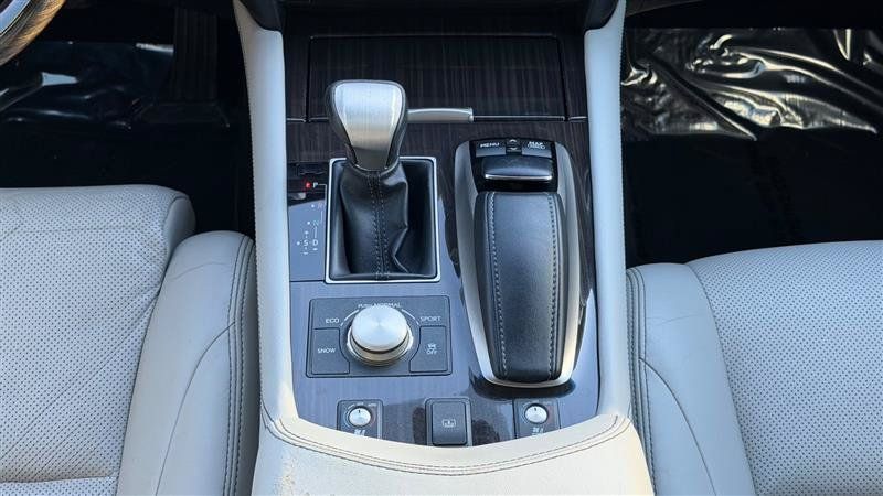 Used 2013 Lexus LS 460 w/ Comfort Pkg RWD image 28
