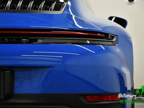Used 2025 Porsche 911 Carrera RWD image 19