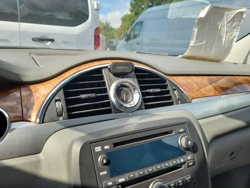 Used 2008 Buick Enclave CXL w/ Entertainment Package #2 FWD image 24