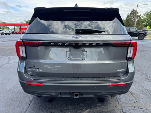 Used 2025 Ford Explorer Active AWD/4WD image 6