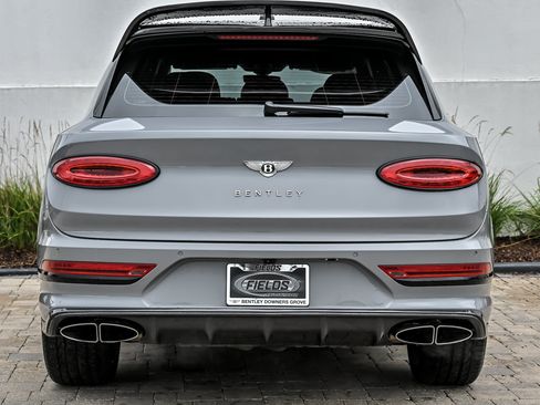 Used 2022 Bentley Bentayga AWD/4WD image 12