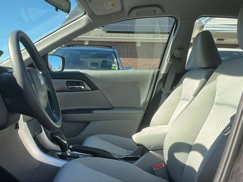 Used 2015 Honda Accord LX image 12