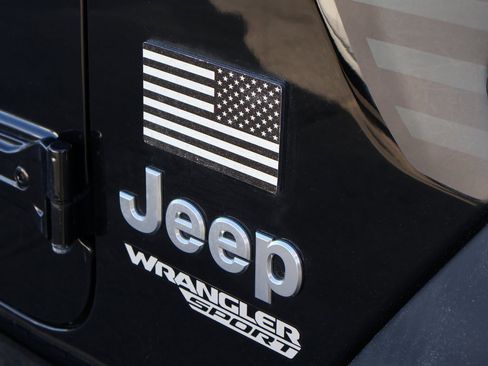 Used 2020 Jeep Wrangler Sport image 13
