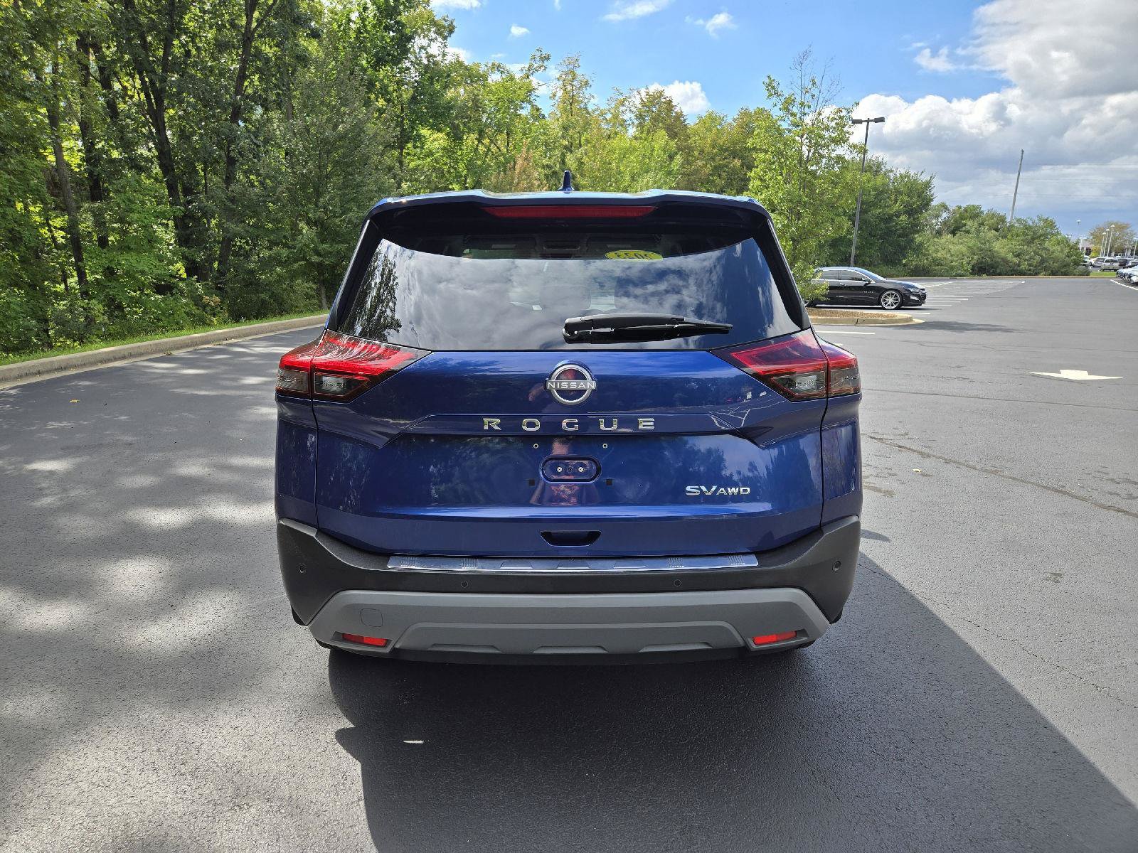 Used 2023 Nissan Rogue SV AWD/4WD image 8