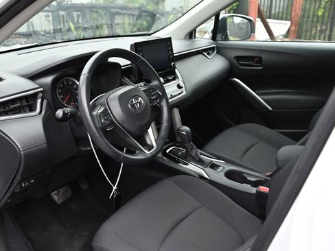 Used 2022 Toyota Corolla Cross LE image 13