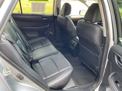 Used 2016 Subaru Outback 2.5i Limited AWD/4WD image 40