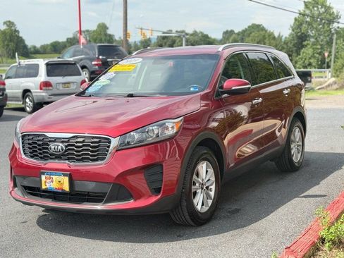 Used 2019 Kia Sorento AWD w/ LX Convenience Package image 2