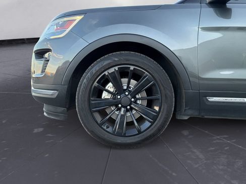 Used 2019 Ford Explorer Limited w/ Class III Trailer Tow Package FWD image 12