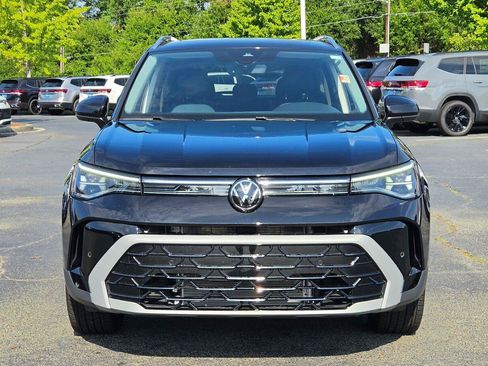 Used 2025 Volkswagen Taos SEL AWD/4WD image 8