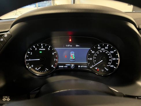 Used 2024 INFINITI QX80 Sensory image 12