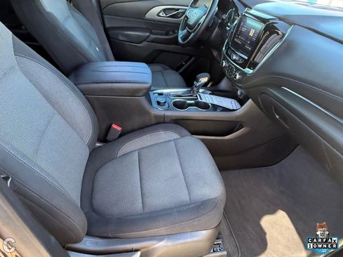 Used 2023 Chevrolet Traverse LT image 10