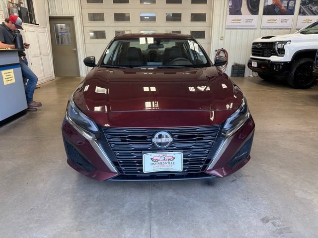 Used 2024 Nissan Altima 2.5 SV FWD image 3