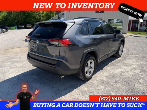 Used 2021 Toyota RAV4 XLE AWD/4WD image 8