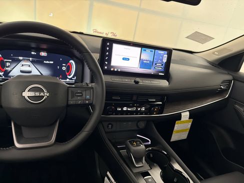 New 2026 Nissan Rogue Platinum w/ Platinum Premium Package image 18