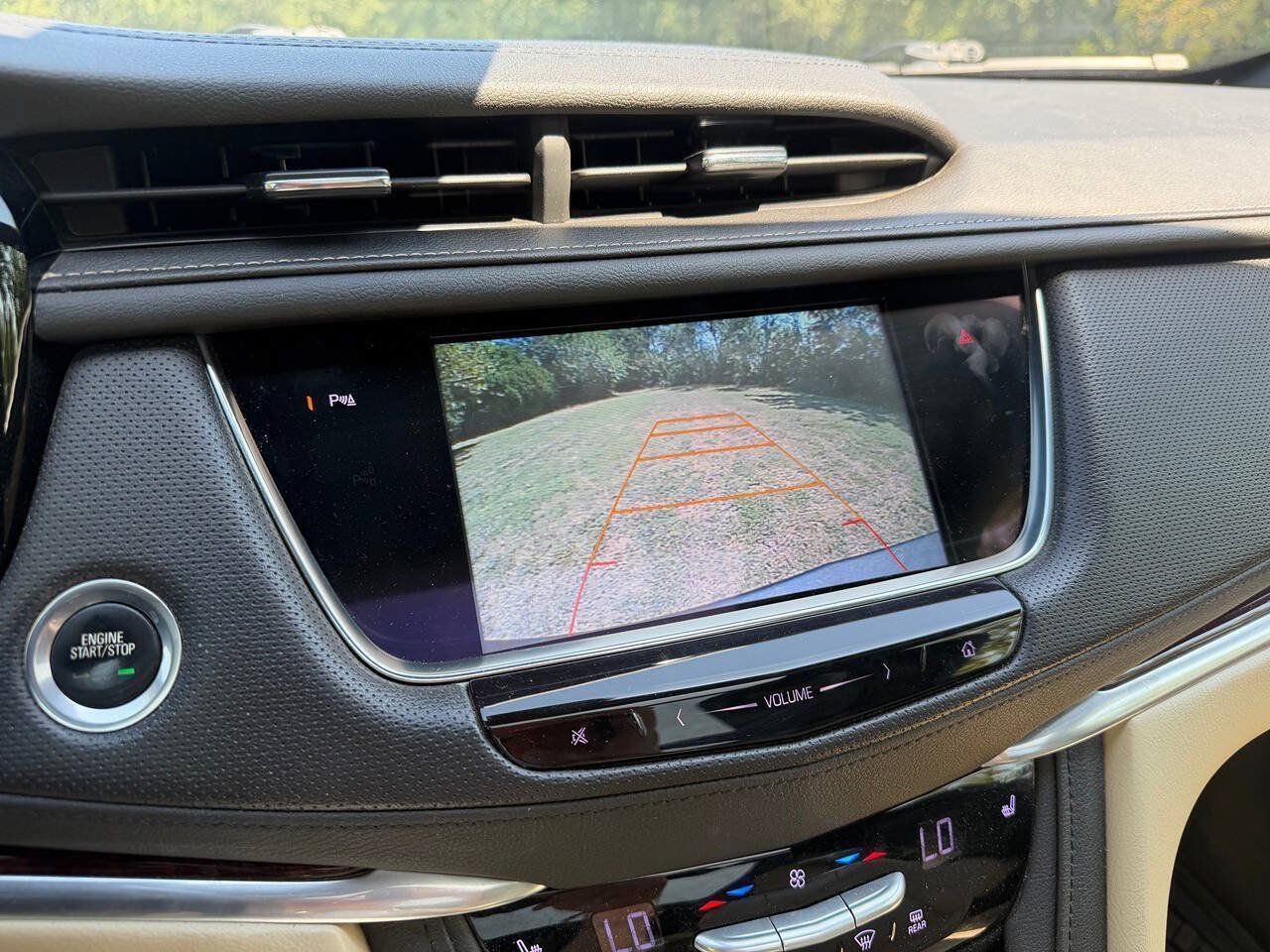 Used 2017 Cadillac XT5 Luxury w/ Driver Awareness Package FWD image 15