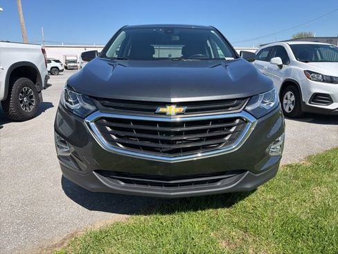 Used 2021 Chevrolet Equinox LT image 2