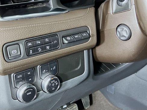 Certified 2022 GMC Yukon Denali AWD/4WD image 10