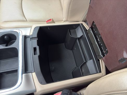 Used 2016 RAM 1500 Laramie w/ Convenience Group image 32