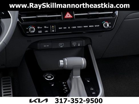 New 2025 Kia Niro EX Touring image 23