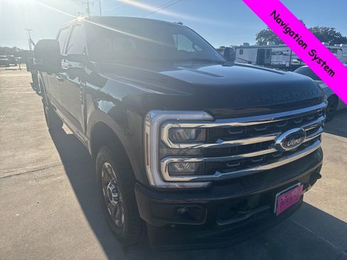 Used 2025 Ford F250 King Ranch w/ FX4 Off-Road Package image 8