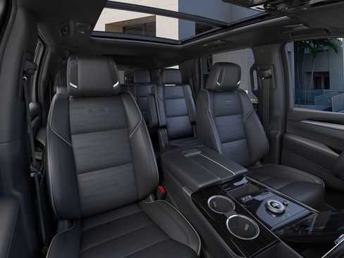 New 2026 Cadillac Escalade Luxury AWD/4WD image 16