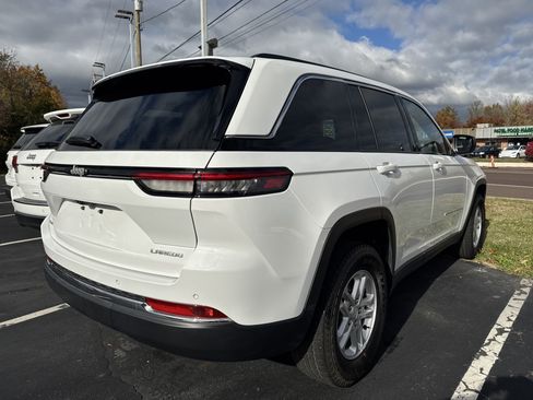 Certified 2024 Jeep Grand Cherokee Laredo w/ Trailer Tow Package image 6