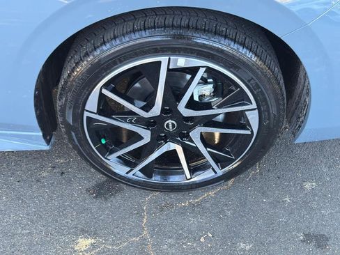 New 2025 Nissan Sentra SR image 9