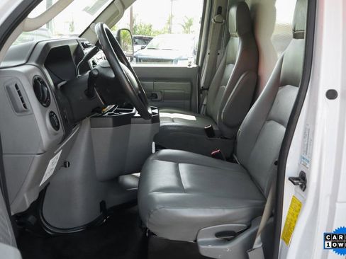 Used 2018 Ford E-350 and Econoline 350 Super Duty image 17
