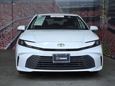 Used 2025 Toyota Camry LE image 3