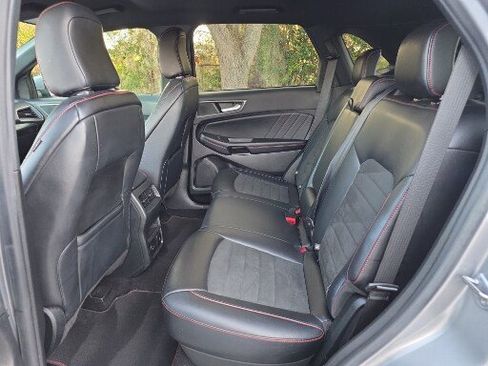 Certified 2022 Ford Edge ST-Line image 17