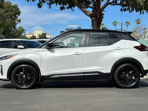 Used 2021 Nissan Kicks SR w/ SR Premium Package image 7