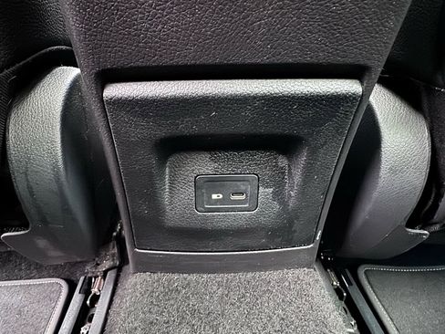 Used 2021 Mercedes-Benz CLA 250 4MATIC image 40