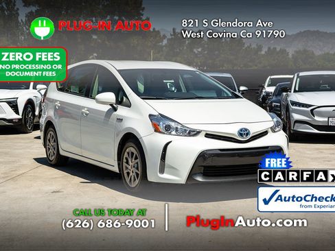Used 2015 Toyota Prius V Four FWD image 3