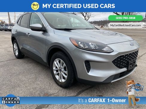Used 2021 Ford Escape SE w/ Cold Weather Package image 3