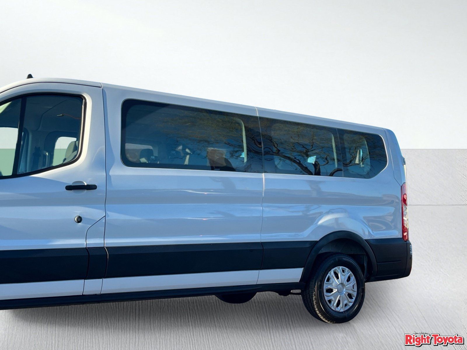 Used 2025 Ford Transit 350 XLT RWD image 9