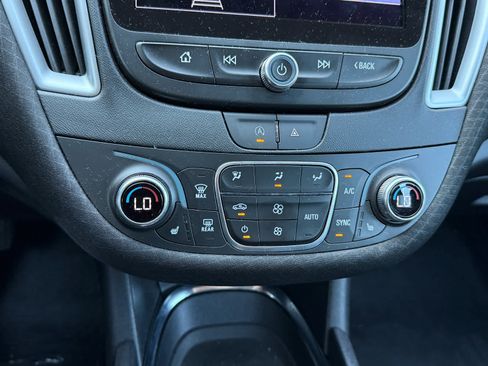 Used 2024 Chevrolet Malibu LT w/ LPO, Floor Liner Package FWD image 19