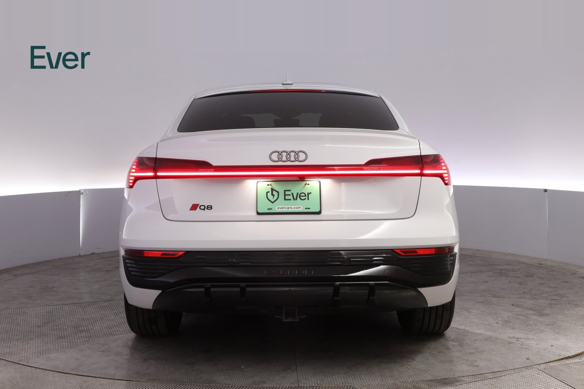 Used 2024 Audi Q8 e-tron Premium Plus AWD/4WD image 15