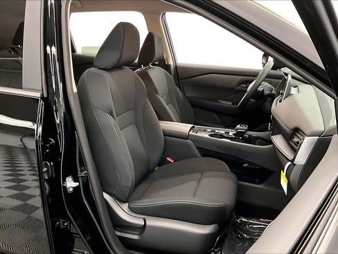 New 2025 Nissan Rogue S image 65
