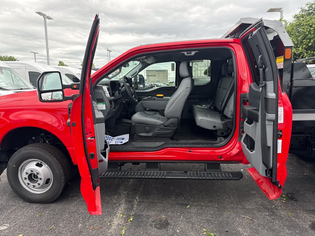 New 2025 Ford F350 XL w/ XL Chrome Package AWD/4WD image 14