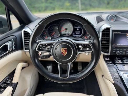 Used 2016 Porsche Cayenne S AWD/4WD image 24