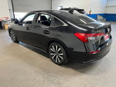 Used 2023 Honda Civic EX image 5