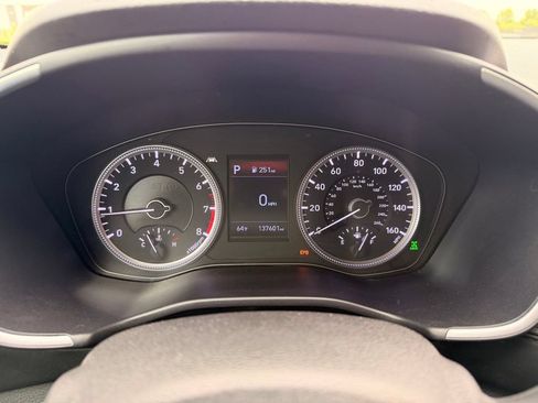 Used 2019 Hyundai Santa Fe SE AWD/4WD image 11