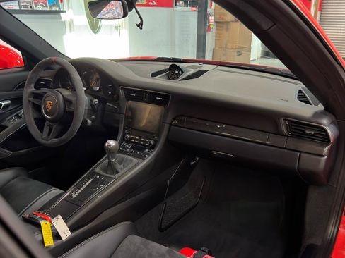 Used 2018 Porsche 911 GT3 w/ Sport Chrono Package RWD image 21